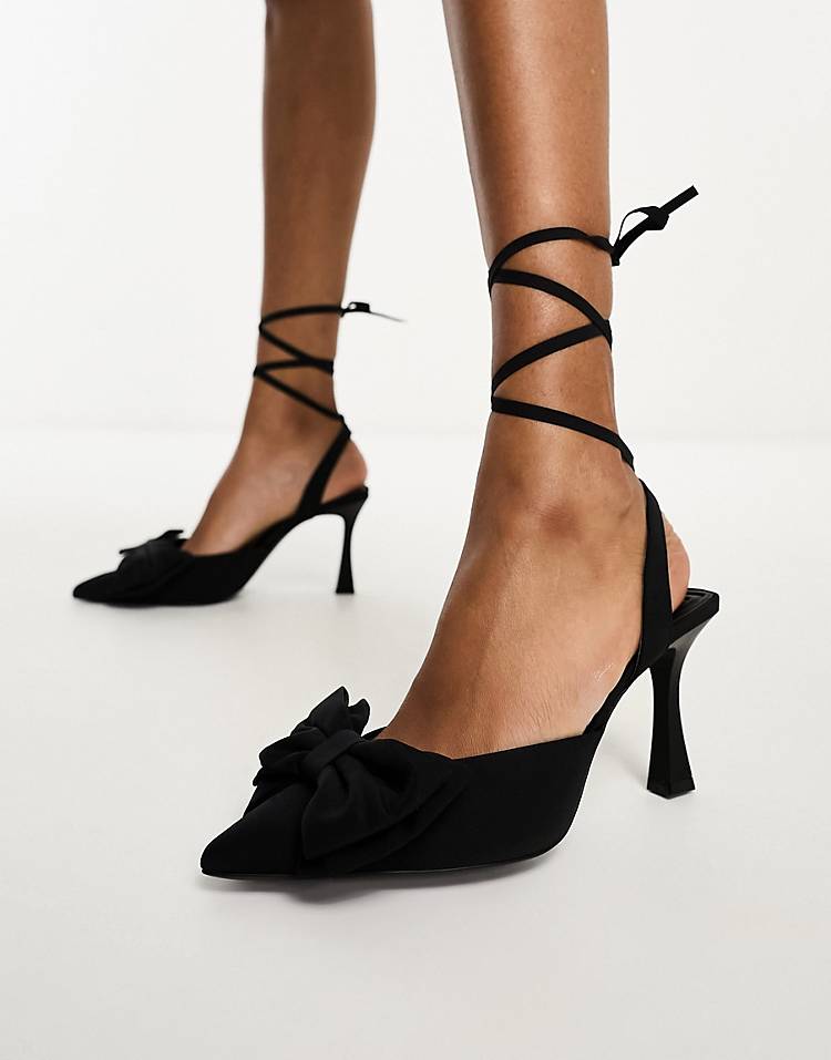 Stradivarius bow front heels in black